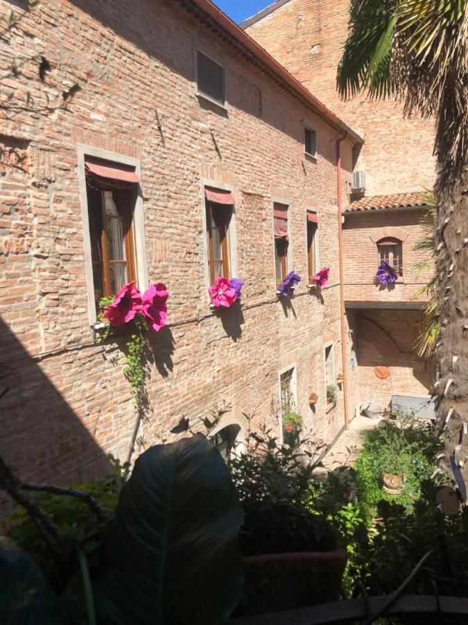 Apartament L'Ape Regina Ferrara Zewnętrze zdjęcie