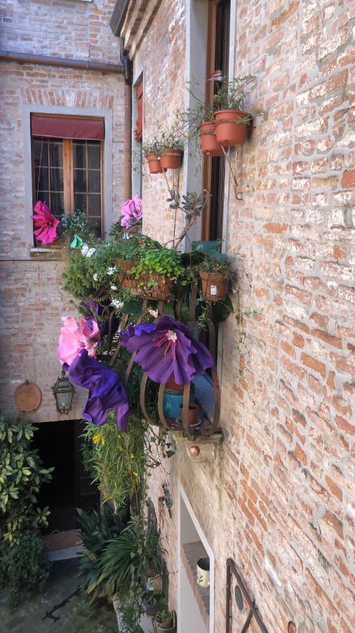 Apartament L'Ape Regina Ferrara Zewnętrze zdjęcie